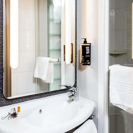 Hotel Ibis Gare Montparnasse 15ème 3*