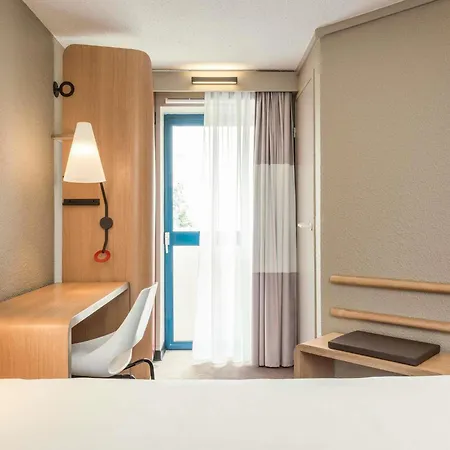 Ibis Gare Montparnasse 15ème Hotel