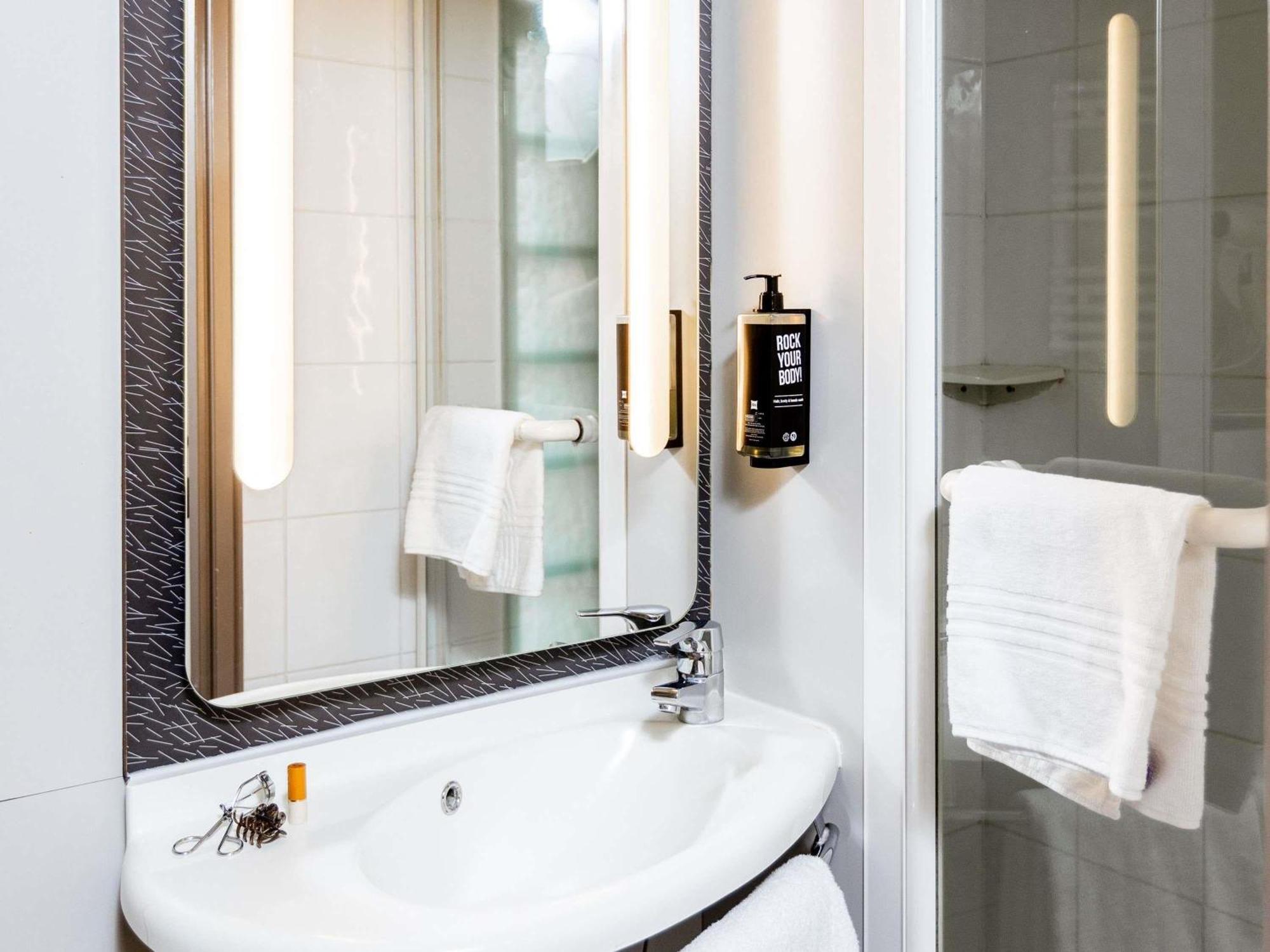 Hotel Ibis Gare Montparnasse 15ème Parigi